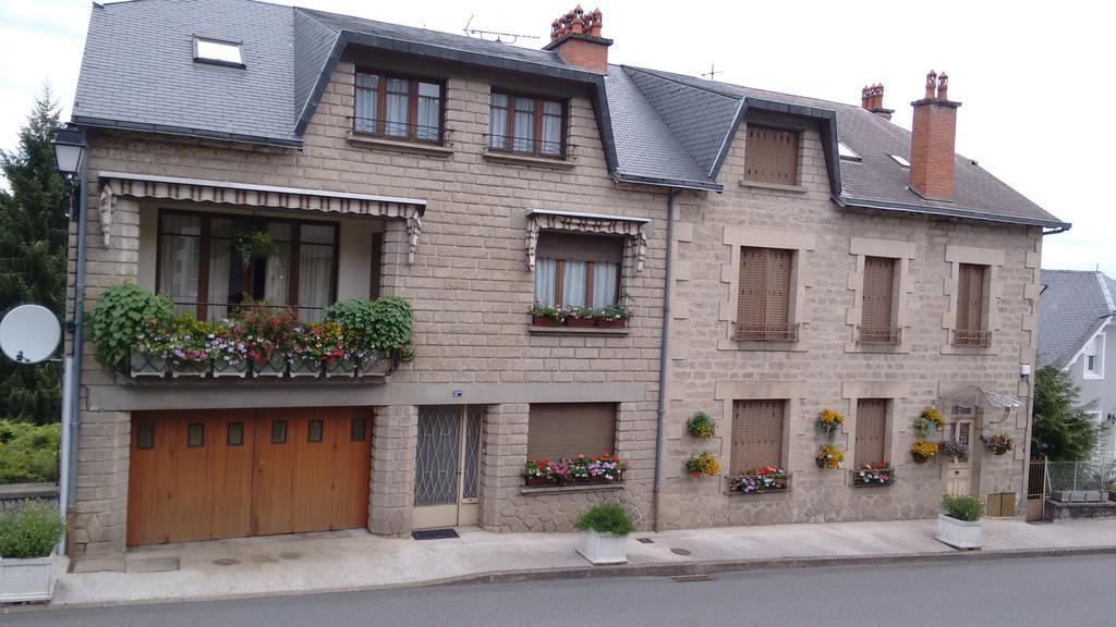 Chambre d'hôtes des Monédières Acomodação com café da manhã Treignac Exterior foto